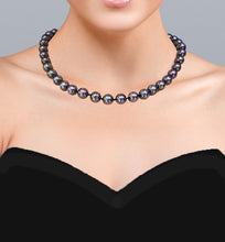 Load image into Gallery viewer, Tahitian Black Pearl Statement Necklace, 18 inches