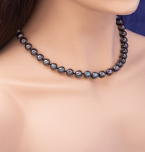 Load image into Gallery viewer, Tahitian Black Pearl Statement Necklace, 18 inches
