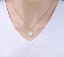 Load image into Gallery viewer, Radiant Green Pendant Gold Necklace
